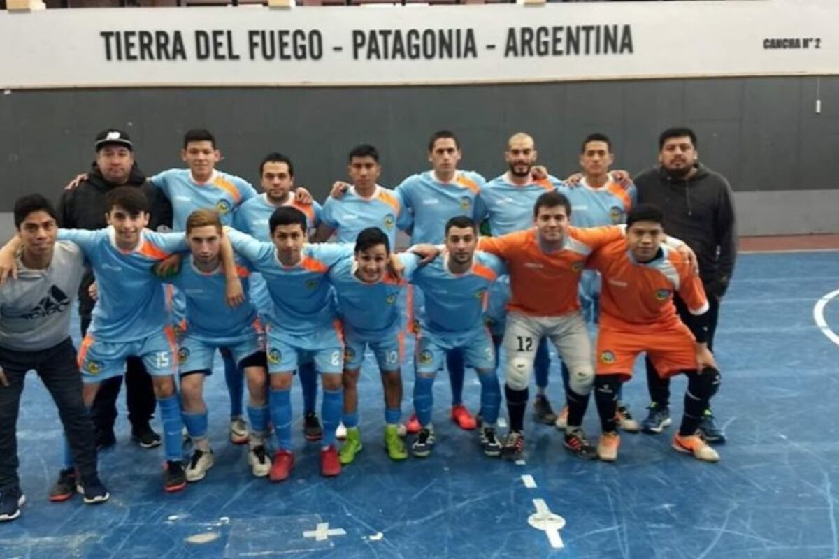 La selección ushuaiense suma minutos en cancha de cara al patagónico