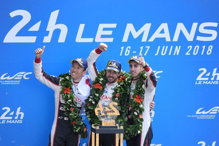 Kazuki Nakajima, Fernando Alonso y Sebastien Buemi (Toyota), los ganadores de Le Mans 2018.