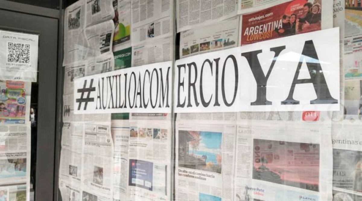 Ruidosa protesta de los comerciantes de Santa Rosa en reclamo de auxilio económico