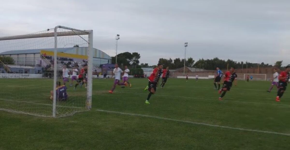 Sporting le ganó a Tiro y es uno de los punteros
