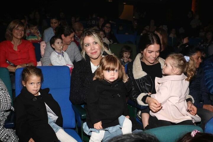 Wanda y Zaira Nara junto a sus hijas