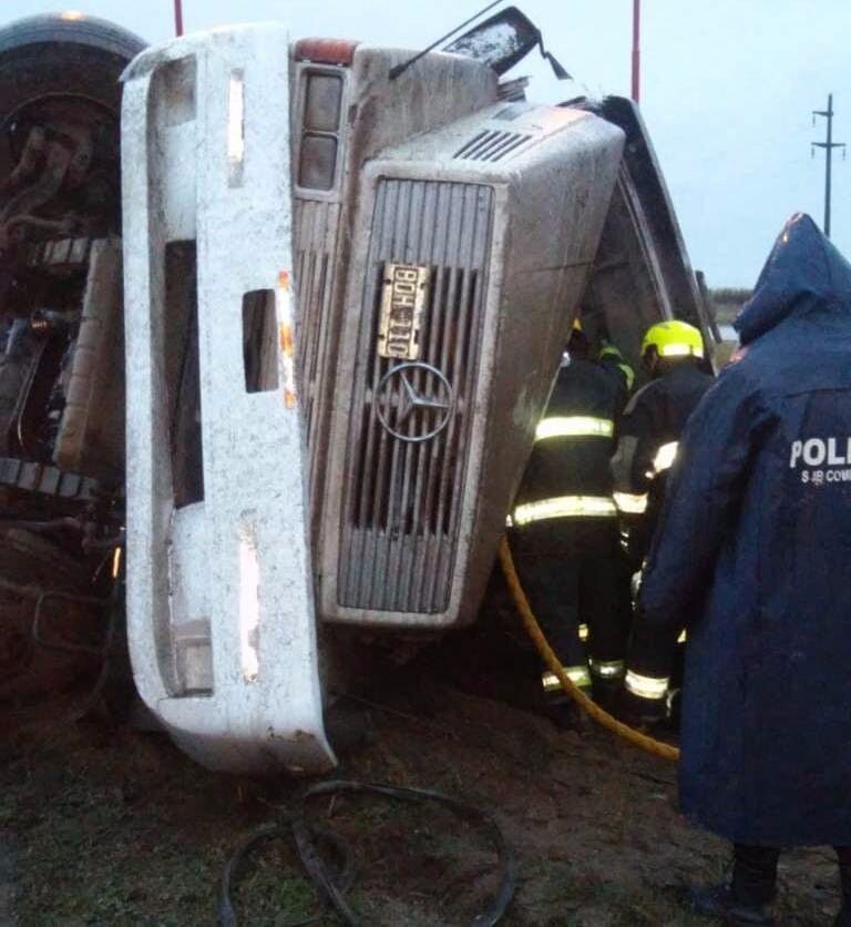 Volcó un camión