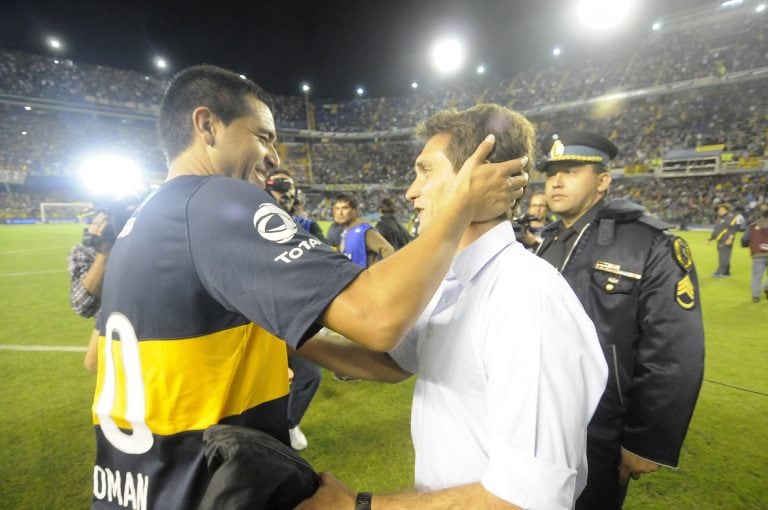 Juan Roman Riquelme y Guillermo Barros Schelotto. (DYN).