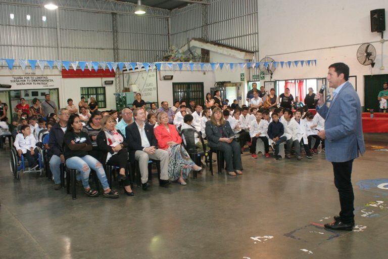 Acto oficial por Malvinas en Escuela Claudio Juarez