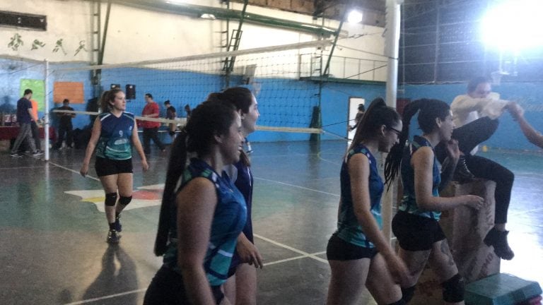 Torneo libre de voleibol en Tolhuin