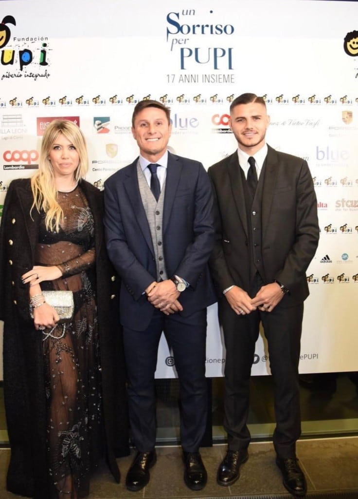 Wanda Nara participó de la cena a beneficio de la Fundación Pupi Zanetti con un vestido transparente.