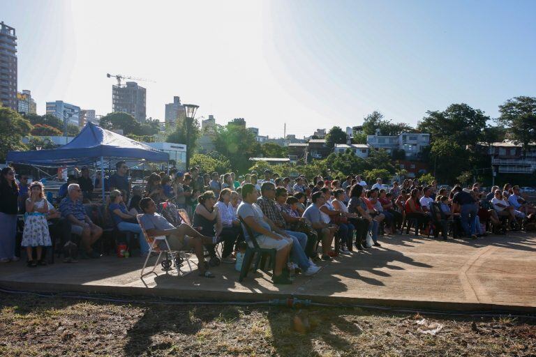 Mandu'a Andrés. Gran cantidad de posadeños asistieron al evento y celebraron junto a los artistas.