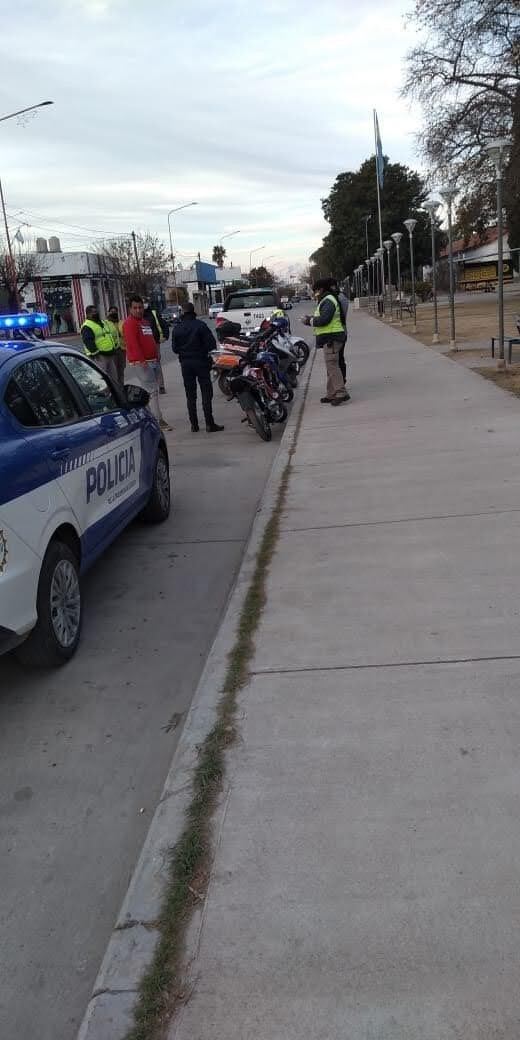 Controles policía de Arroyito y personal municipal