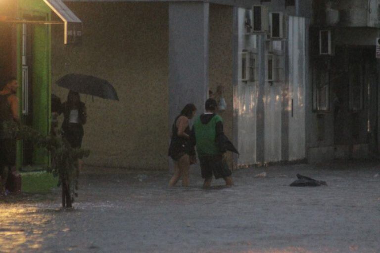 Colapsó la ciudad por las lluvias del miércoles.