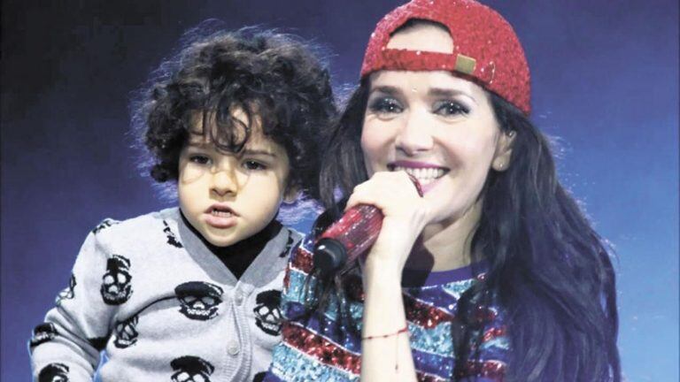 Natalia Oreiro y su hijo  Atahualpa