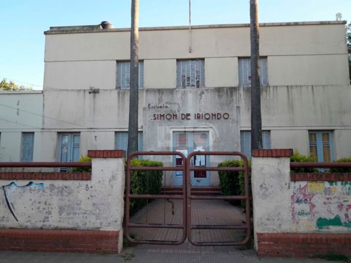 Se grabaron robando una escuela y el video se hizo viral: terminaron entregándose al ser reconocidos
