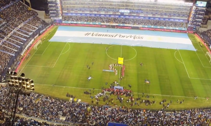 La producción del video contó con dos cámaras y un dron.