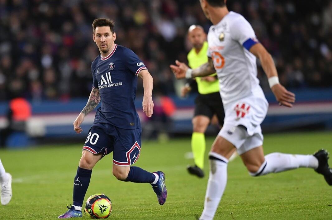 Lionel Messi, de titular ante Lille. (Twitter PSG).