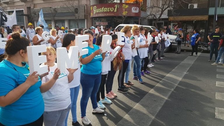 Marcha en reclamo de emergencia alimentaria.