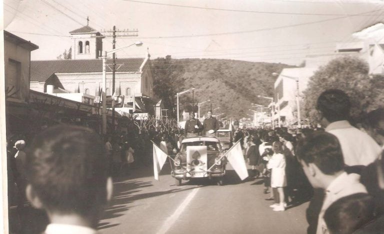 Primer desfile de nuestro Cuerpo en la Villa, año 67