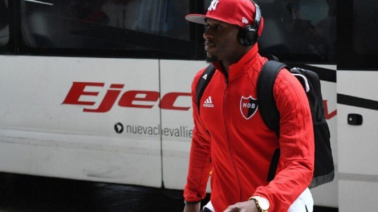 Luis Leal quiere seguir en Newell's