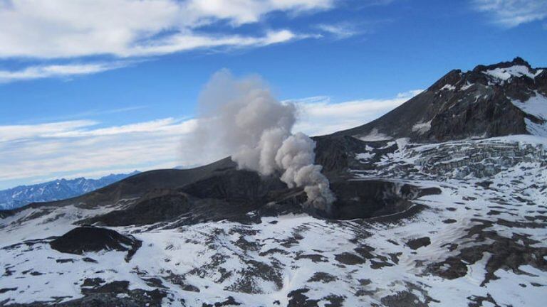 El Peteroa está a 30 km de Las Leñas.