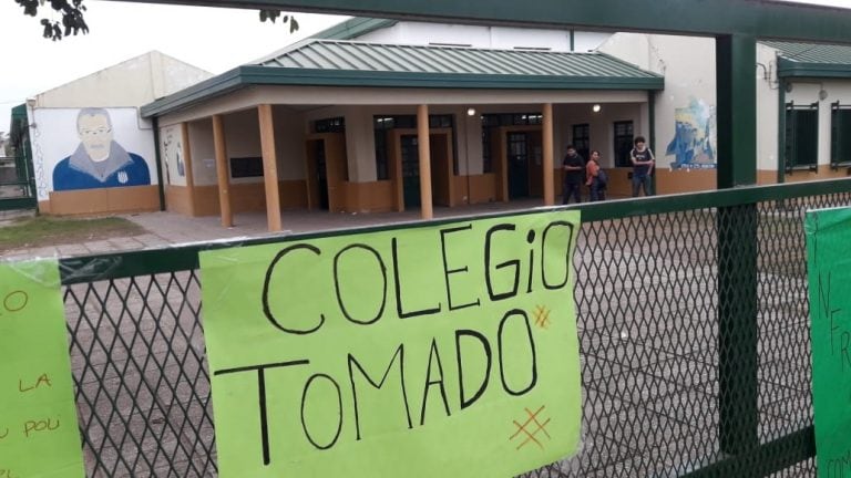 Colegio tomado en Villa el Libertador.