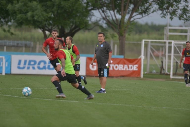 Caruso Lombardi y su primera practica como entrenador de Belgrano en Córdoba.