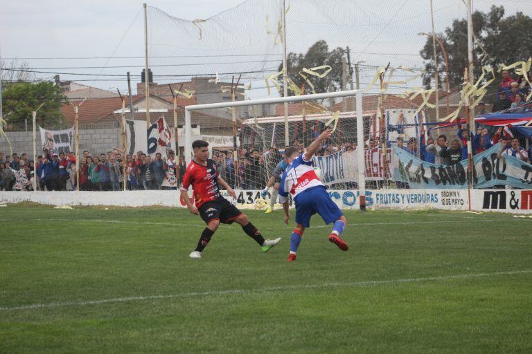 El primer tiempo no ofreció muchas situaciones