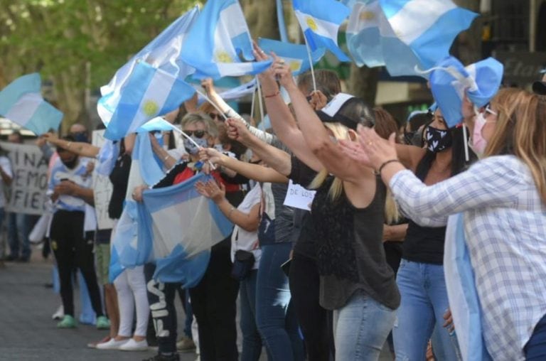 Banderazo en Mendoza.