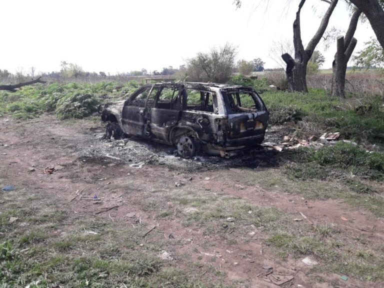 La Jeep Grand Cherokee de la familia Sterlicchio fue incendiada tras el secuestro extorsivo en Pergamino.