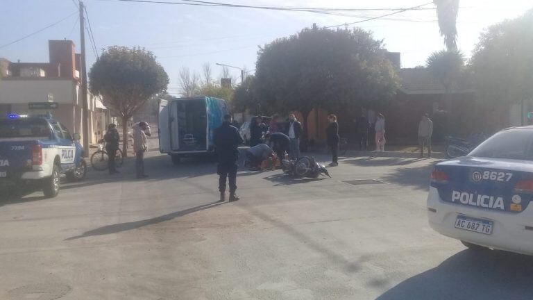 Accidente en Arroyito entre una motocicleta y un automovil