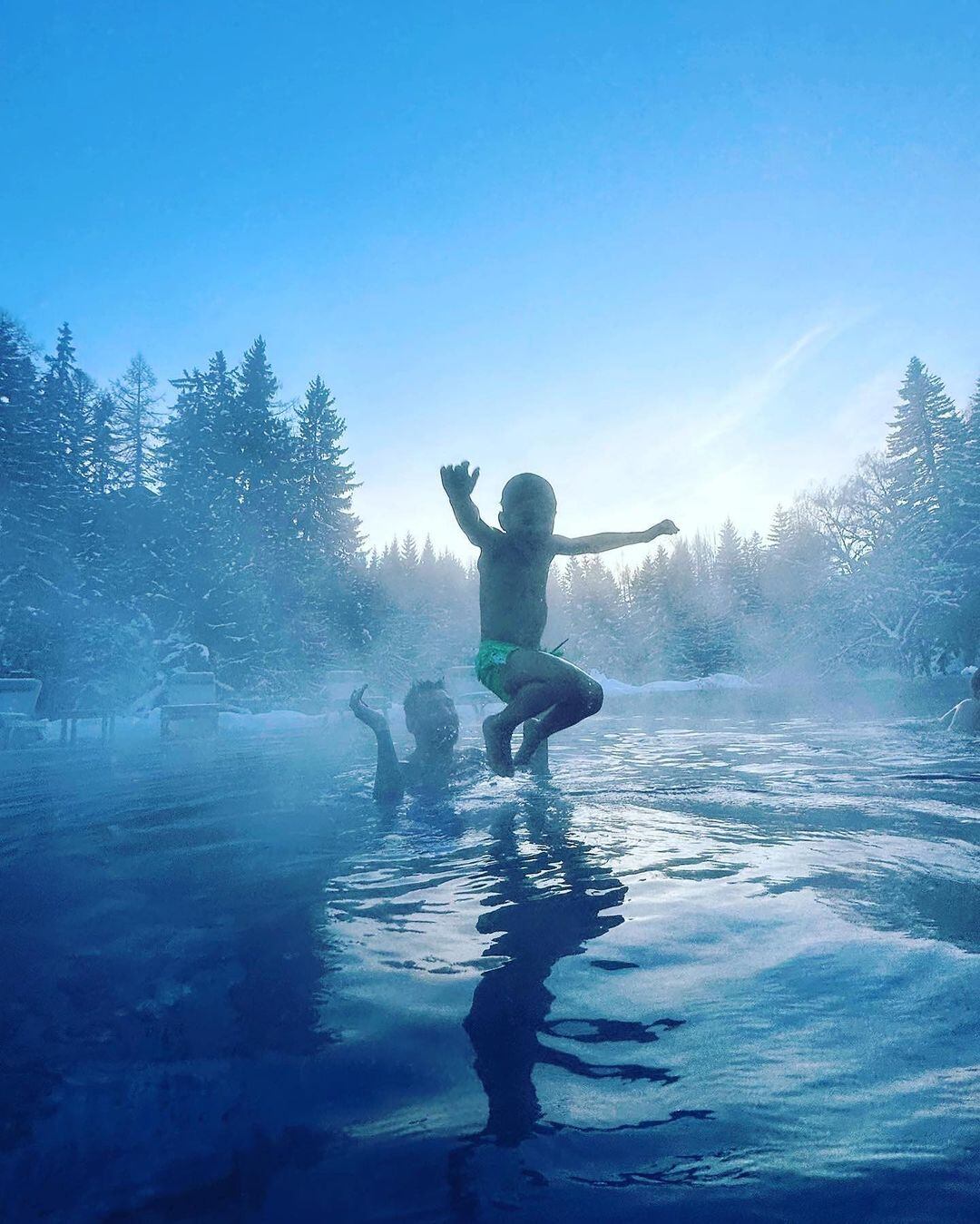 Lionel Messi disfruta de su descanso en la nieve junto a Antonela Roccuzzo y sus hijos.