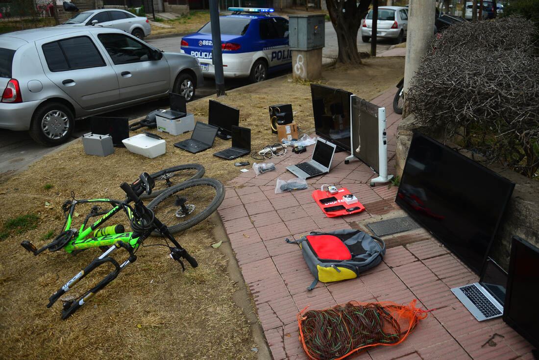 Operativo policial en Villa la Lonja