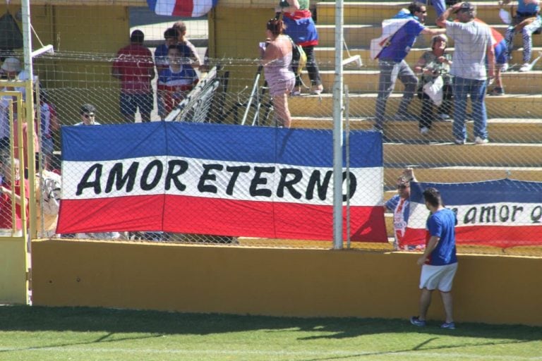 crpb Se abrieron las puertas del Carminatti y la primera bandera no podía ser otra