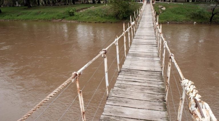 Puente Colgante Arroyito