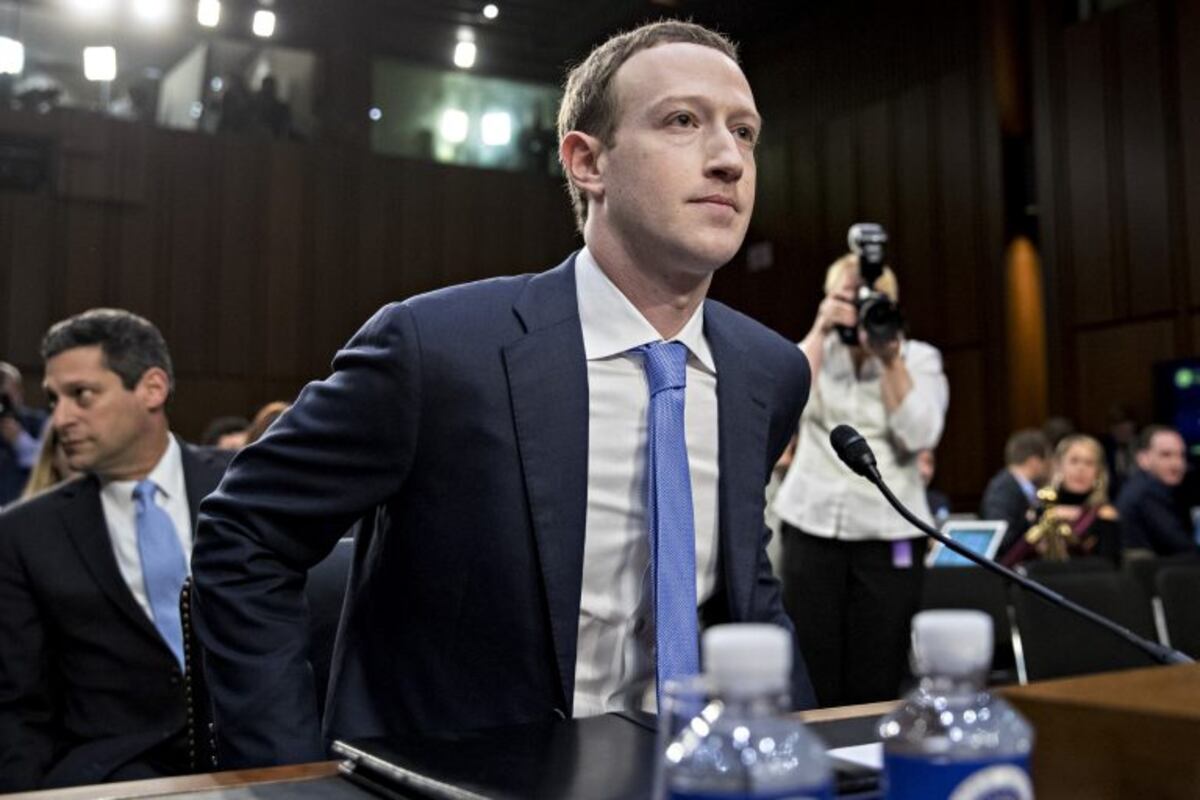 Zuckerberg, en el Congreso de EEUU: "Estamos llegando al final de lo que hizo Cambridge Analytica"