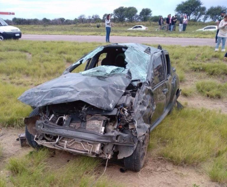 Una mujer murió y el resto de los ocupantes están heridos de gravedad.