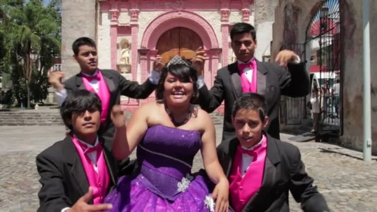 Una tuitera convocó a los usuarios a compartir "la peor foto de 15" y este fue el resultado