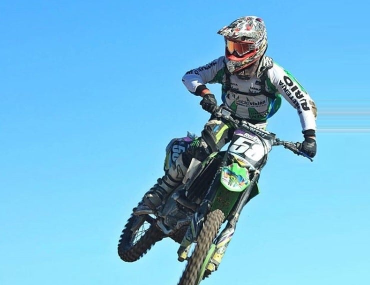 El joven llegó a ser campeón junior de motocross.