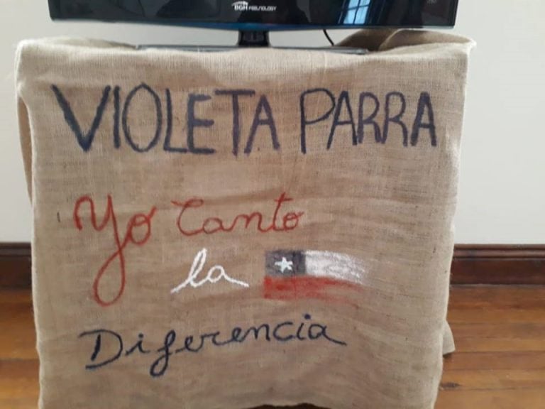 Puerto deseado muestra itinerante de violeta parra