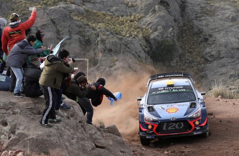 Ubicarse en lugares seguros, respetando las indicaciones de la Policía; algo fundamental para que sigamos teniendo el Rally Mundial en Argentina, y especialmente en Córdoba.