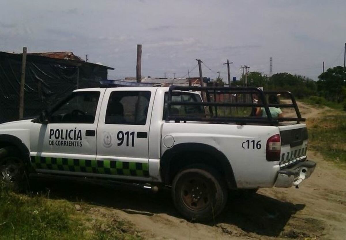 Dos policías fueron atacados a cuchillazos en San Carlos
