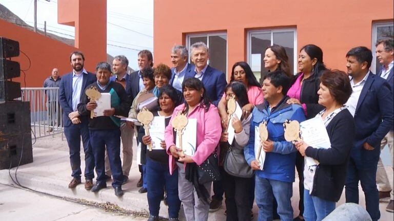 "Siempre los jujeños son muy afectuosos, es una alegría volver una y otra vez, y lo voy a seguir haciendo toda mi vida porque me siento como en mi casa", dijo el presidente Macri en Volcán.