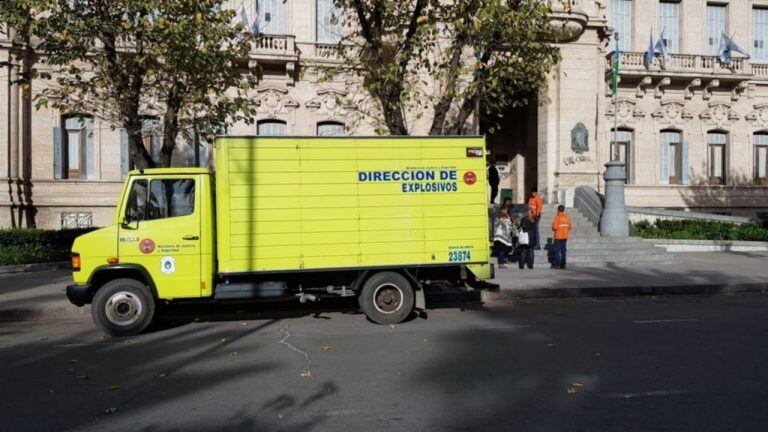 Evacuaron la municipalidad por amenaza de bomba