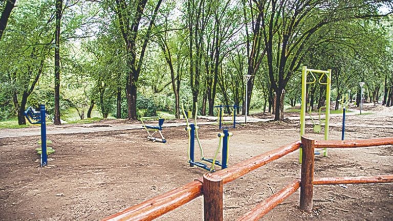 El Polideportivo Municipal prevé una pista de skate y otros atractivos para la práctica deportiva y el disfrute de los vecinos de todas las edades.