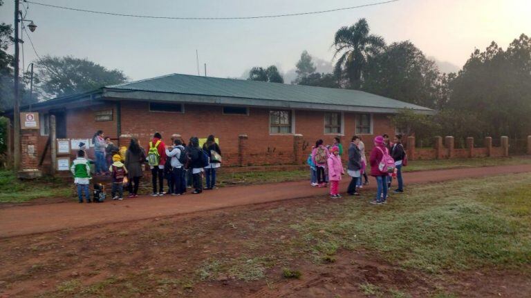 Conflicto docente por el vaciamiento de la escuela N°156 en Colonia Guatambú.