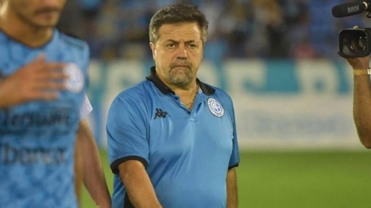 A lo Caruso Lombardi: "Si el campeonato es normal, le juego al Barcelona"