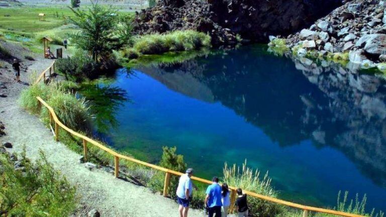 La Laguna de la Niña Encantada es uno de los principales atractivos de la Ruta 222.