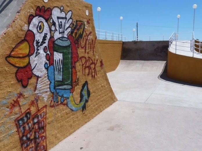 Según se supo, el abuso se concretó cuando el niño jugaba en la pista de skate que, extrañamente, estaba vacía.