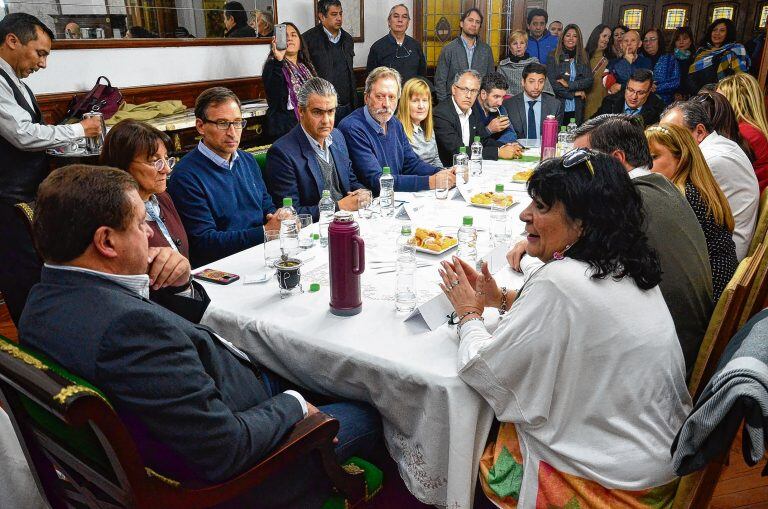 Reunión paritaria donde se abordó la problemática docente (Foto: Río Negro).