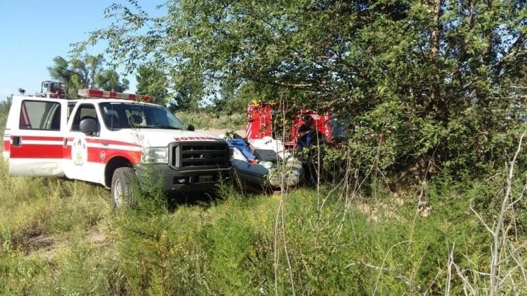 Bomberos de El Fortín trabajaron casi dos horas para rescatar el cuerpo.