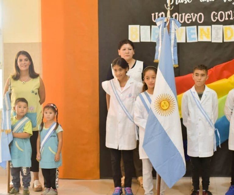 El intendente Gustavo Benedetti estuvo presente el El Fuertecito en el comienzo del ciclo lectivo