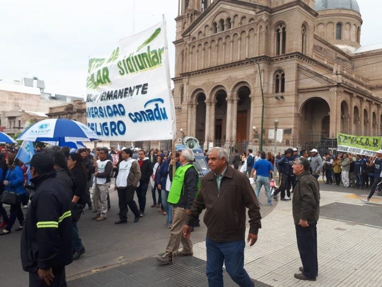 Los docentes universitarios también se plegaron a la protesta