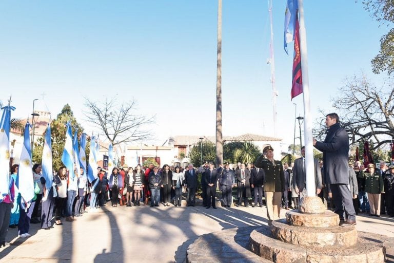 Desfile Cívico Militar en homenaje al Gral. Don José de San Martín en San José de los Cerrillos (web)